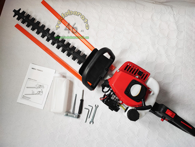 Cortasetos HT230: Potencia de 25cc y Cuchilla de 60cm con Mango Giratorio